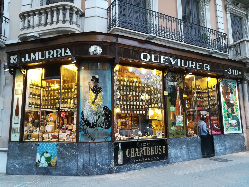 Barcelona: empório centenário cobra taxa de quem vai ‘só olhar’